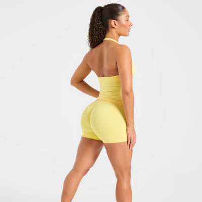 Enhance Seamless Shorts + Halterneck Top van Aybl